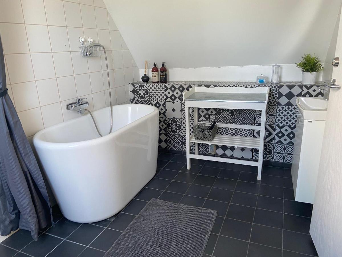 Kungshagagard Hotel Hollviken Bagian luar foto
